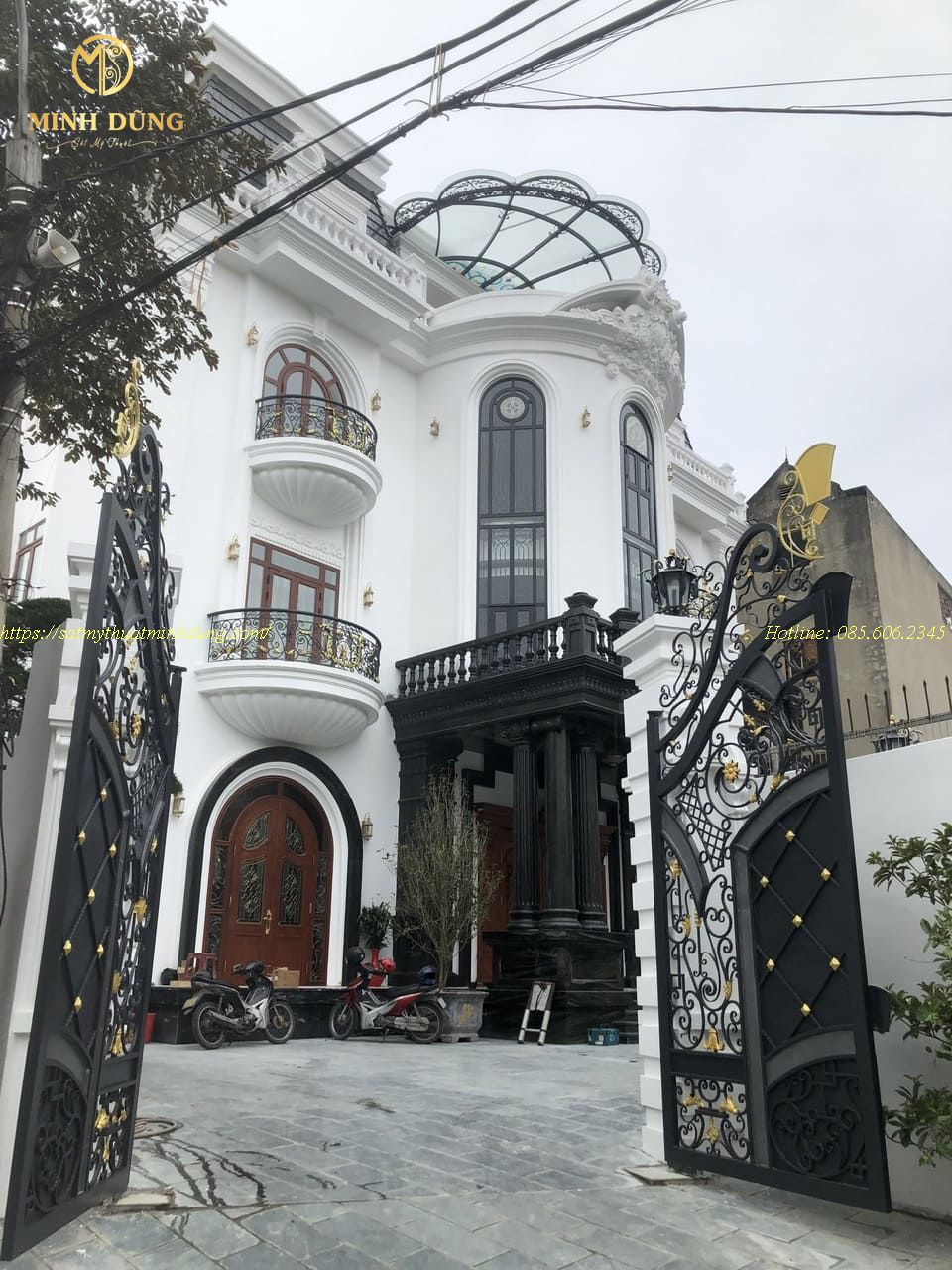 Lan can sắt ban công