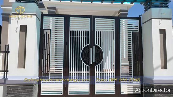Mẫu cổng Inox 4 cánh gia đình
