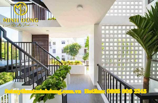 Cầu thang sắt xương cá