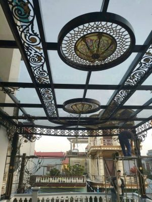 Phụ Kiện Mái Kính – Tăng Độ Bền, Tính Thẩm Mỹ Và Sự An Toàn